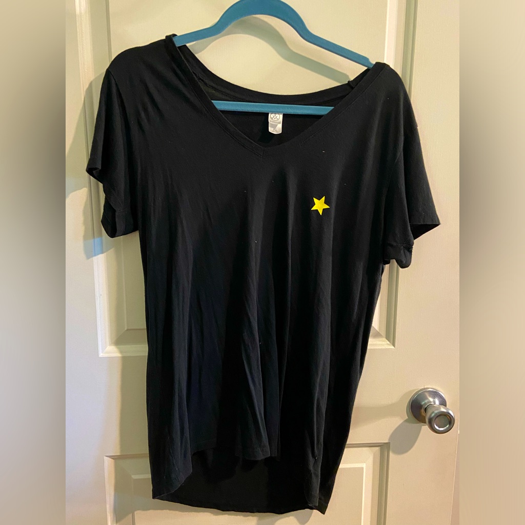 Shawn Johnson Dont Stop Get It Get It VNeck Tee Womens Size Xl
